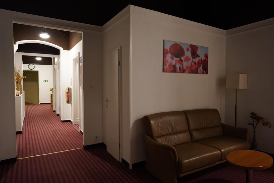 Property building, Seating area