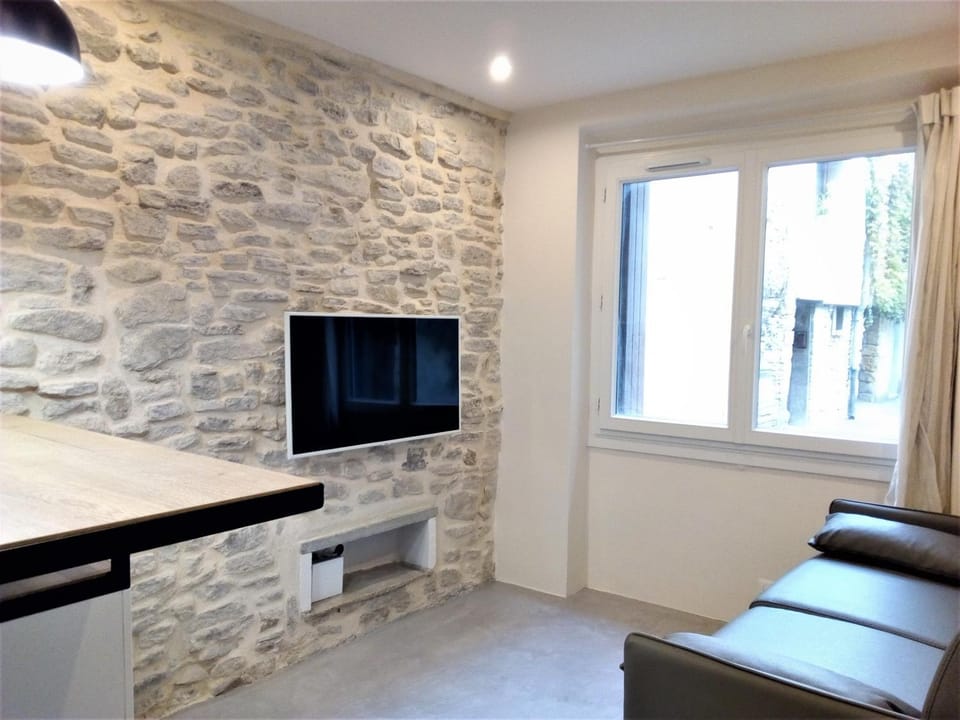 Le Petit Studio - 15 m2 - Centre Ville - Sorgue à 50 m Apartment in L'Isle-sur-la-Sorgue