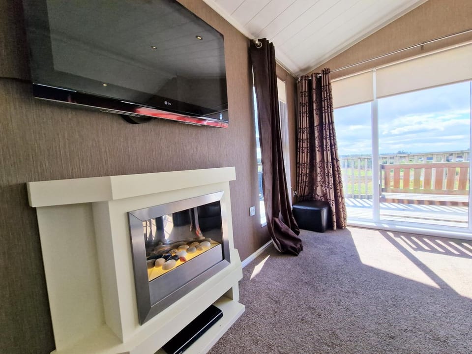 Communal lounge/ TV room, Natural landscape, TV and multimedia, Balcony/Terrace, Living room, Seating area
