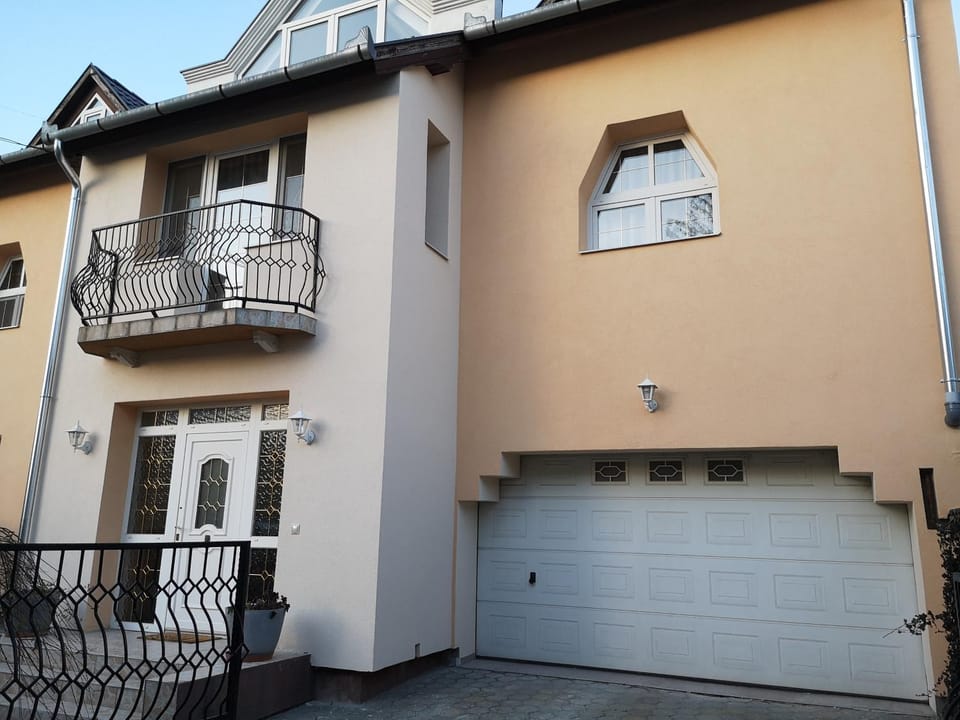Property building, Balcony/Terrace