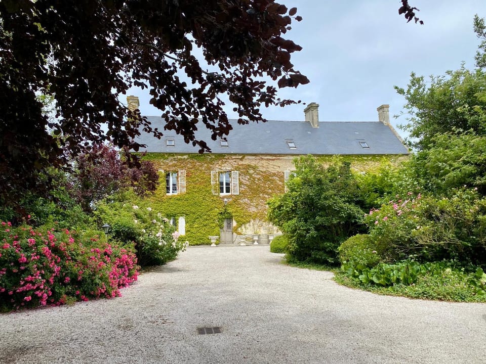 Roulage Ferme 18ème Normandie Plage Bed and Breakfast in Normandy