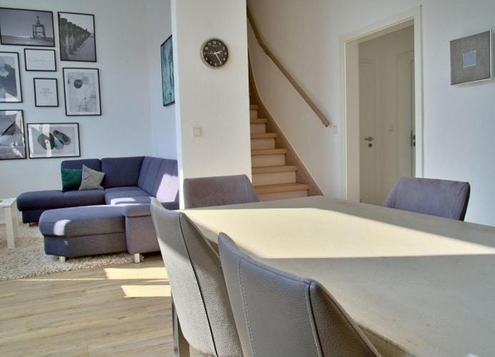 WoogeElisa - Ehrwürdige Dorfvilla in Strandnähe House in Friesland