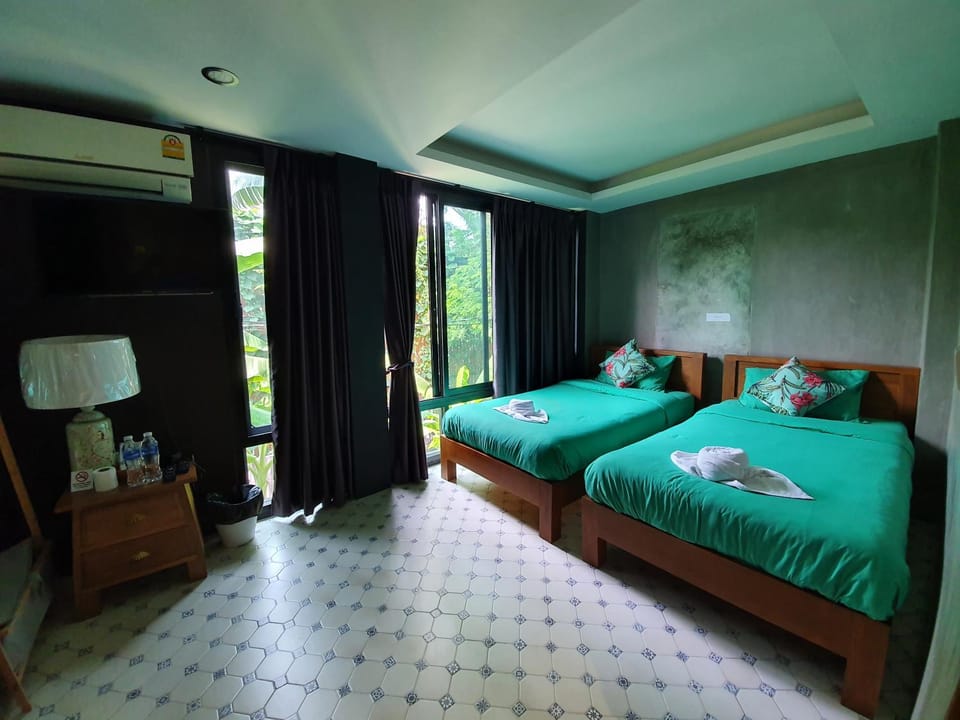 Baan Wualamphong บ้านวัวลำพอง Bed and Breakfast in Bangkok