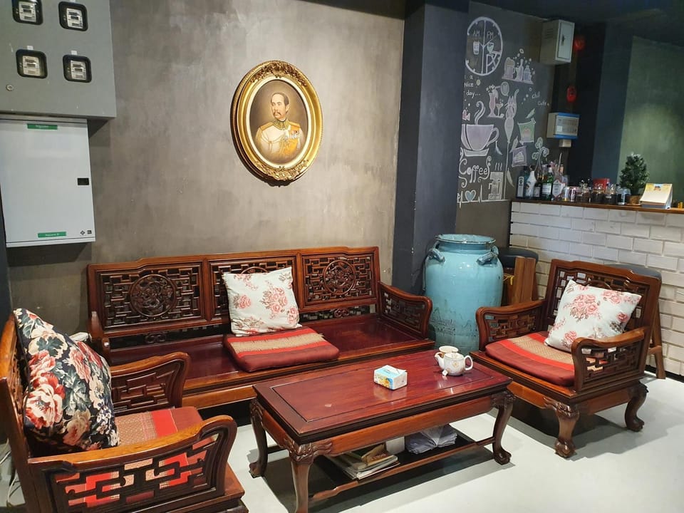 Baan Wualamphong บ้านวัวลำพอง Bed and Breakfast in Bangkok