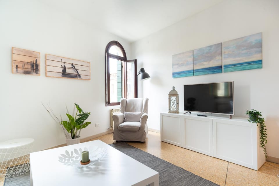 Communal lounge/ TV room, Seating area
