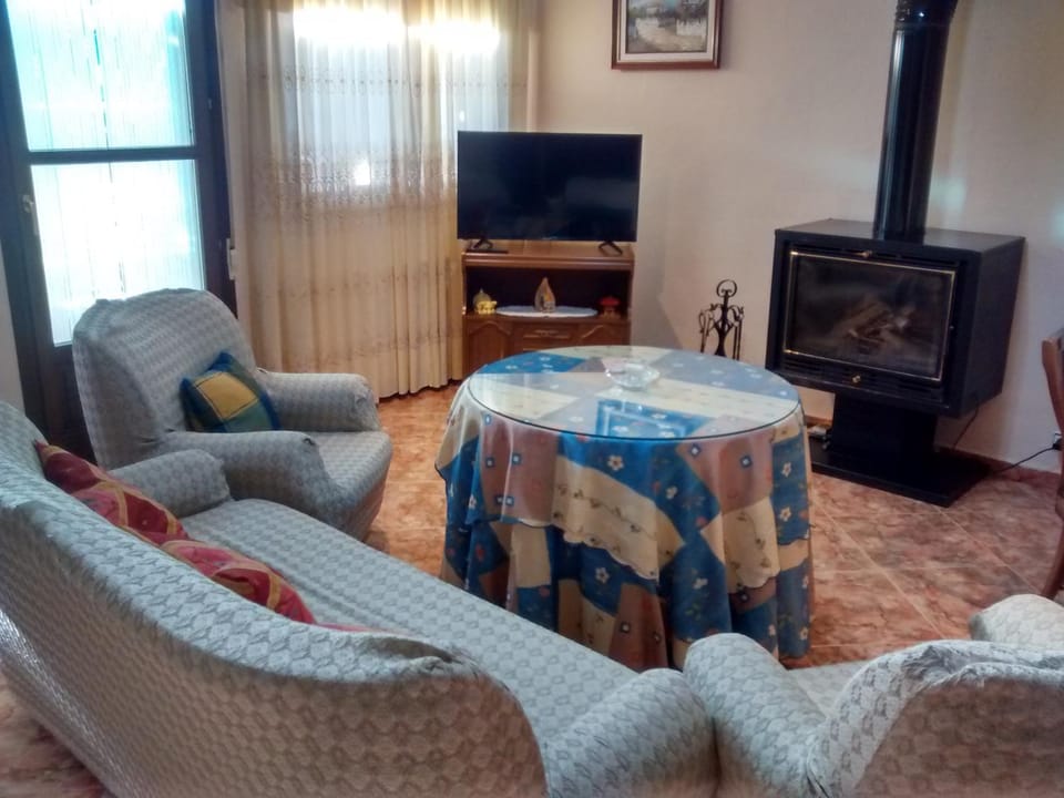 TV and multimedia, Living room, Lounge or bar
