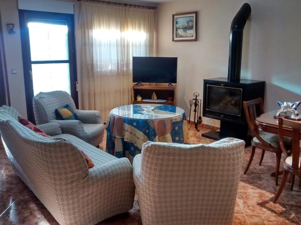 TV and multimedia, Living room, Lounge or bar, Seating area