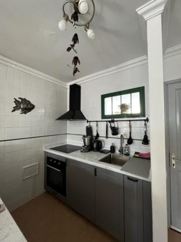 Kitchen or kitchenette