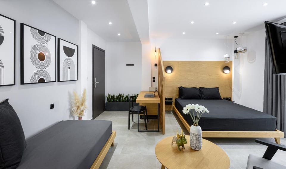 Bed, Day, Living room, Bedroom