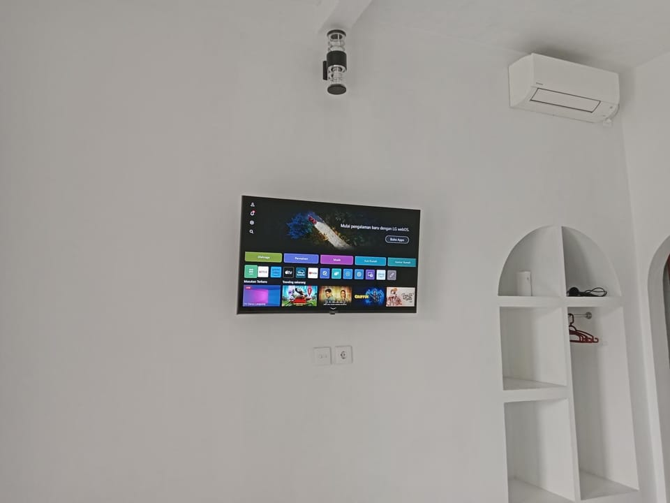 TV and multimedia, air conditioner