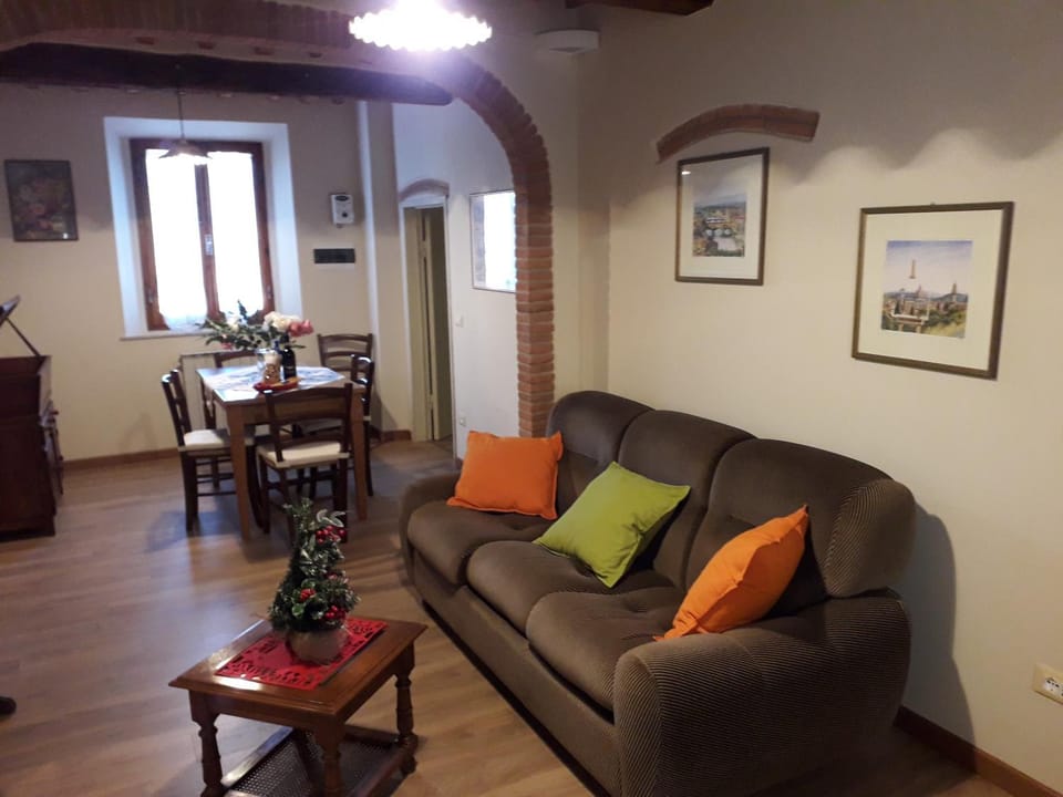 Dinas House Tuscany Holidays Apartment in Tuscany