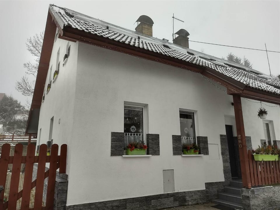 Property building, Internal: Not applicable to any particular room