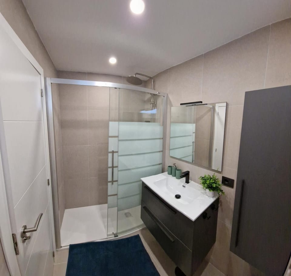 Shower, Bathroom