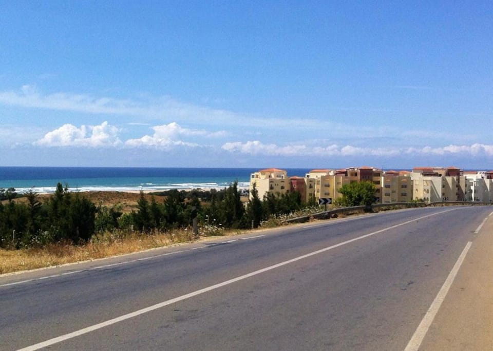 TANGER/ASILAH: APPART 50m2 FACE MER ET PISCINES, 5 PLACES, TOUT ÉQUIPÉ+WIFI+CLIM Apartment in Tangier-Tétouan-Al Hoceima