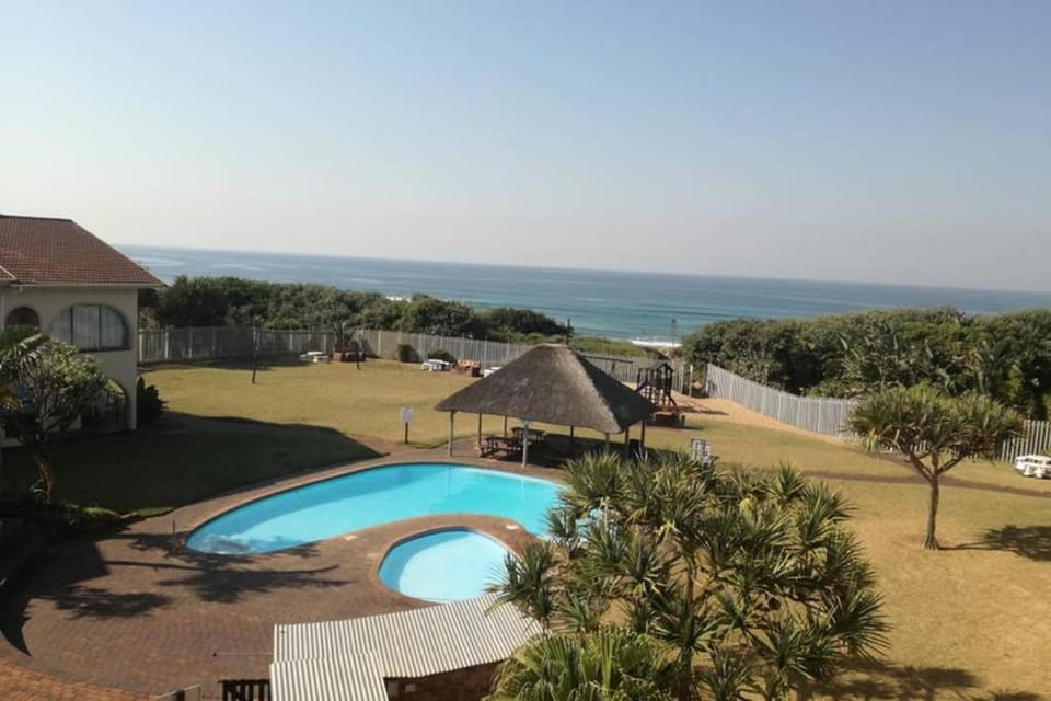 Pool view, Sea view