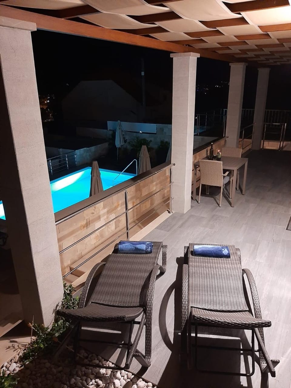 Patio, Pool view, Swimming pool