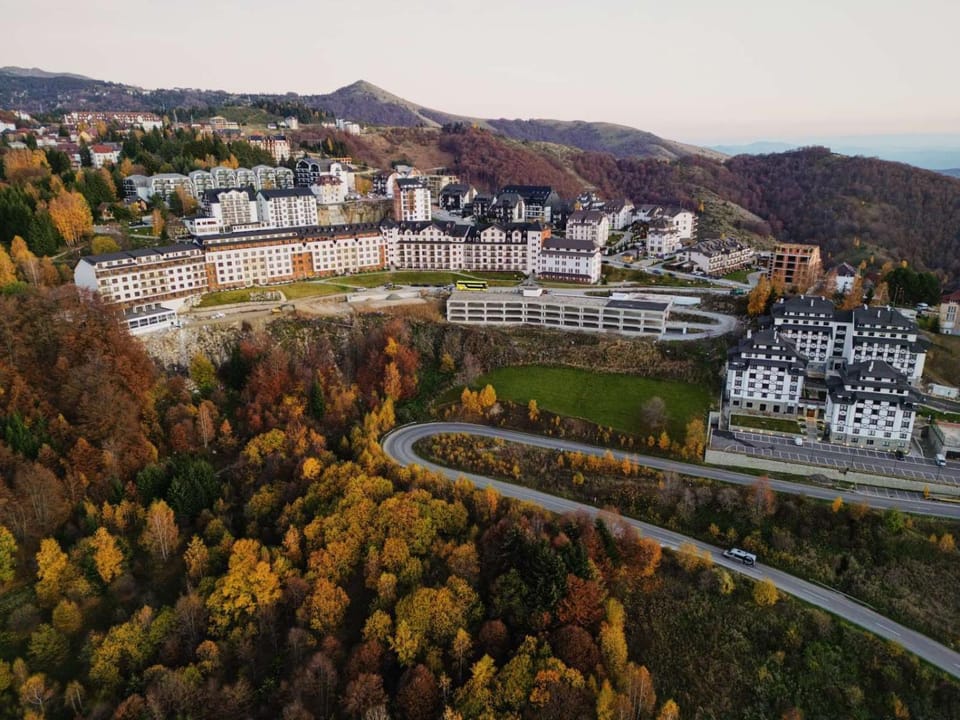 Property building, Bird's eye view