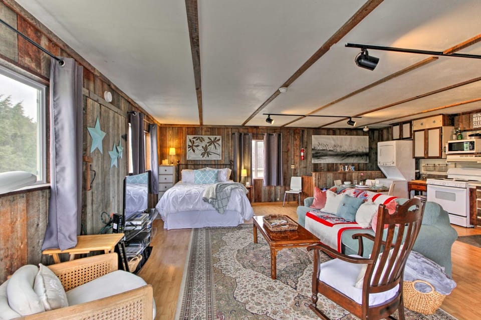‘Sandy Toes Loft’ w/ Ocean Views in Moclips! Apartment in Moclips