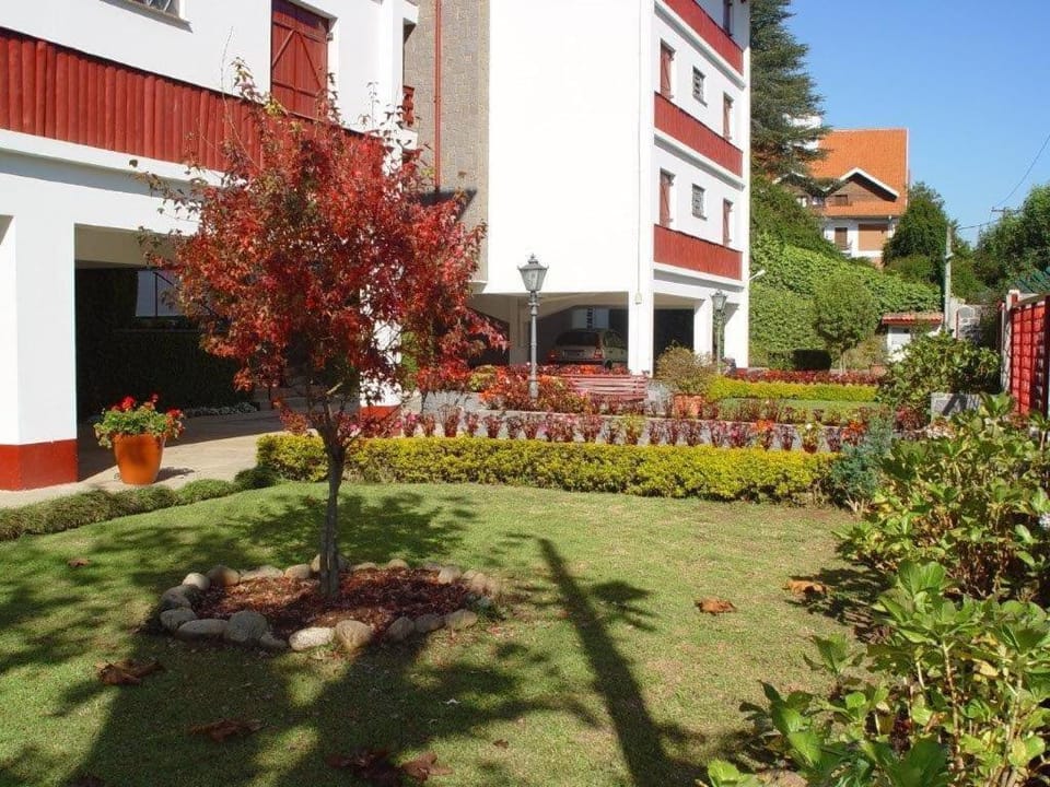 Property building, Facade/entrance, Garden