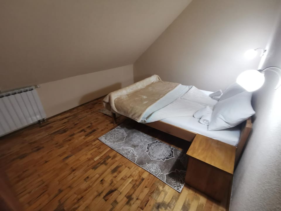 Bedroom, River view