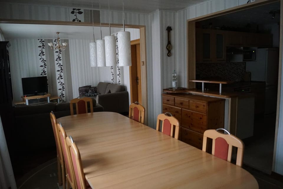 Living room, Dining area