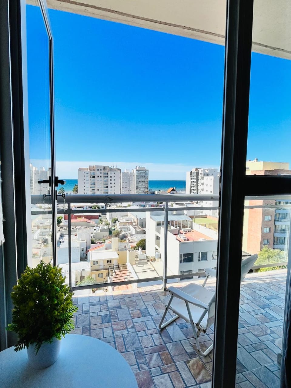 View (from property/room), Balcony/Terrace, City view
