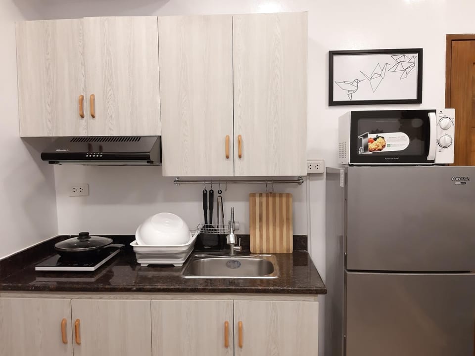 Mireya's 1BR Condo at Goshen Towers - Session Road Apartment in Baguio