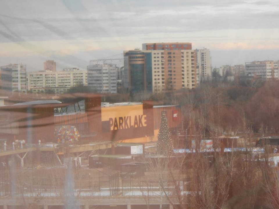 Property building, Nearby landmark, Neighbourhood
