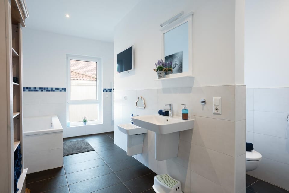 Bathroom, Bath