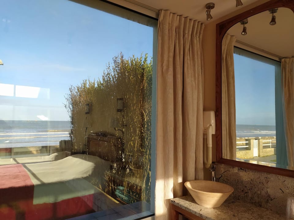 Bed, Natural landscape, View (from property/room), Photo of the whole room, Bedroom, Sea view