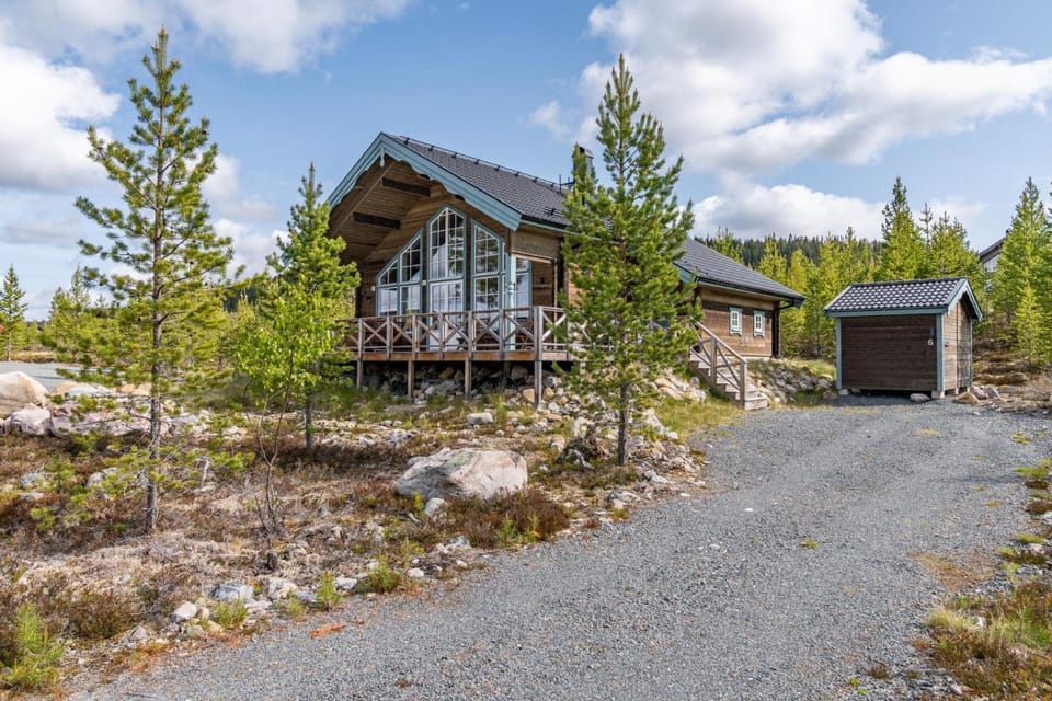 Cozy Ski-In Cabin Only 40m to the Slopes and Ski Lift, Idre Himmelfjäll Cabin in Innlandet