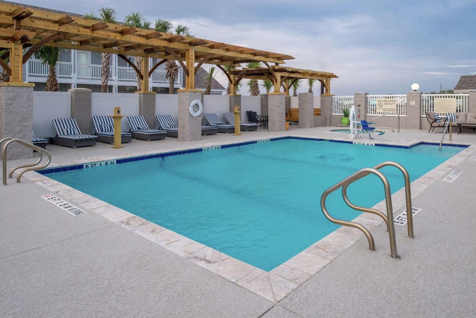 Property building, Swimming pool