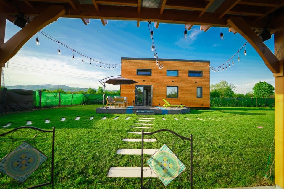 Tiny House - Baia de Fier Bed and Breakfast in Romania