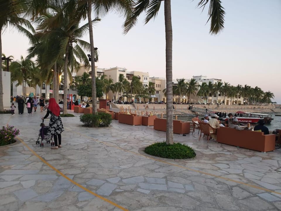 Property building, Restaurant/places to eat, Banquet/Function facilities
