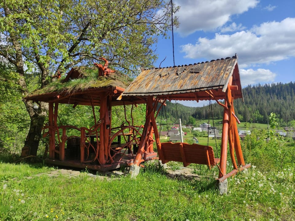 Дерев'яний котедж "Казка" Nature lodge in Ukraine
