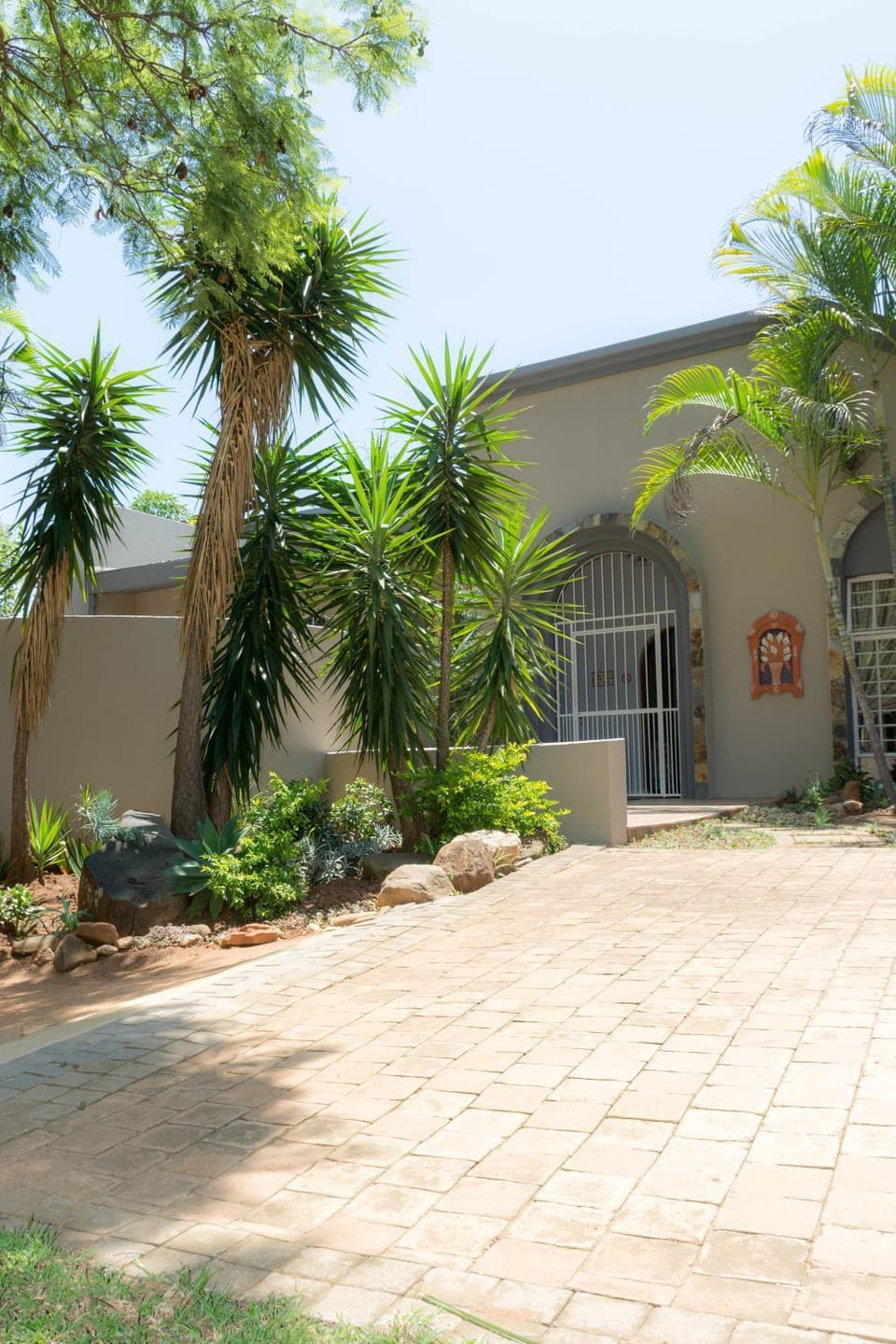 Facade/entrance