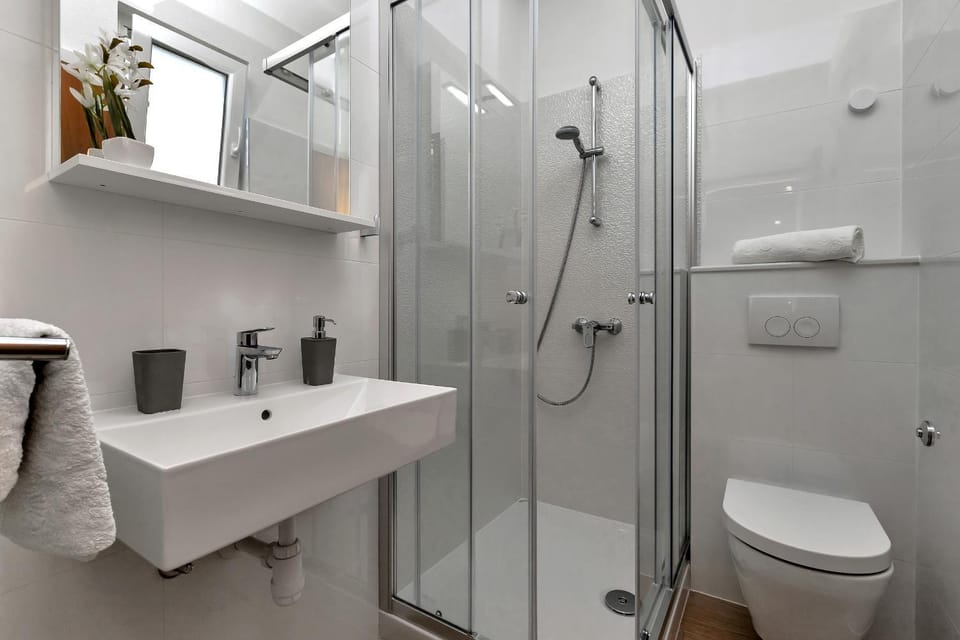 Shower, Toilet, Bathroom