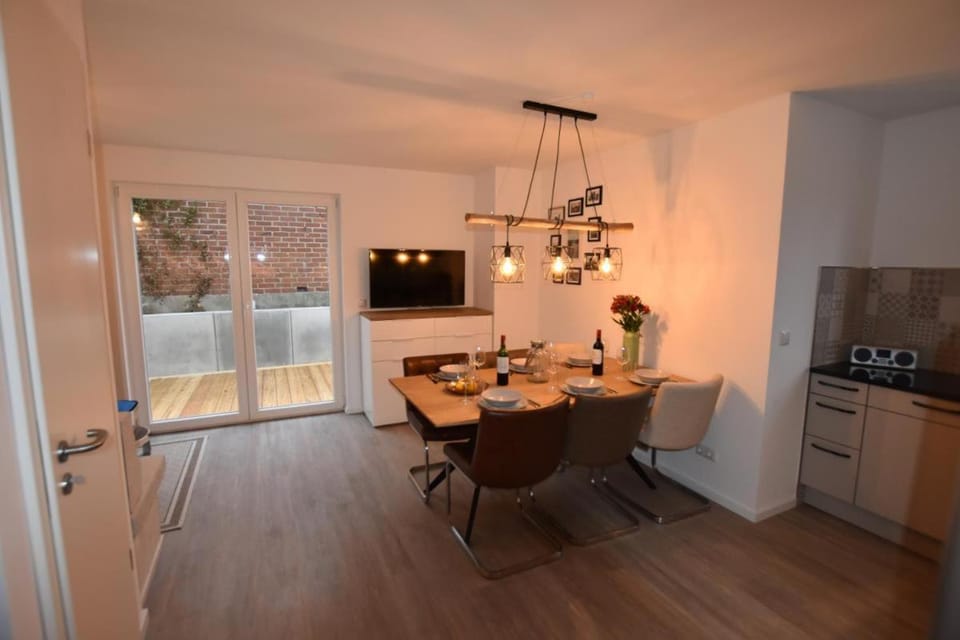 TV and multimedia, Dining area