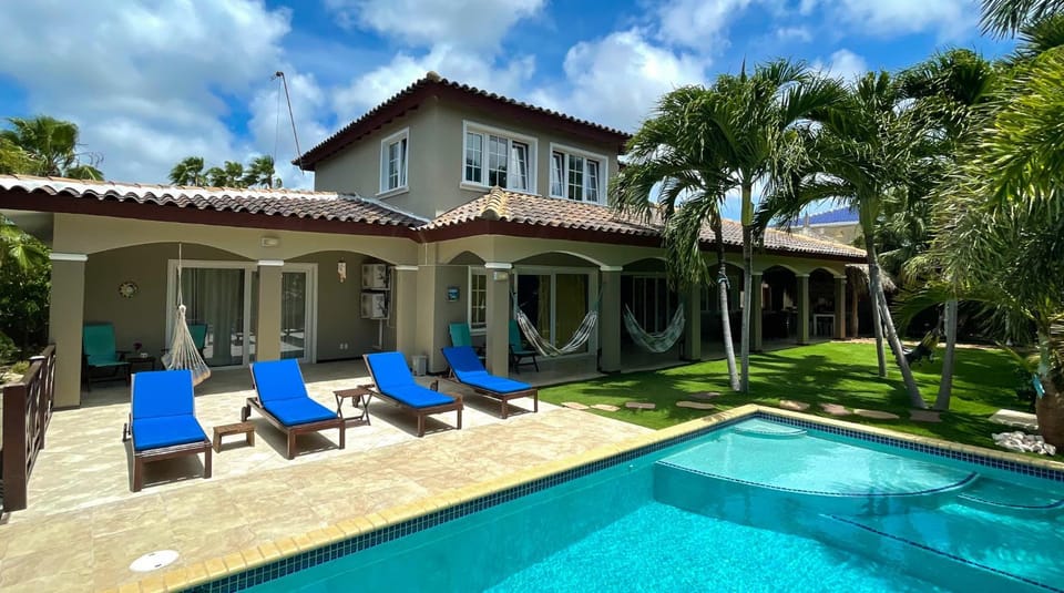 Property building, Swimming pool