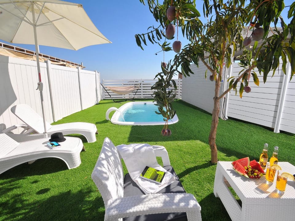 Natural landscape, BBQ facilities, Garden, Swimming pool
