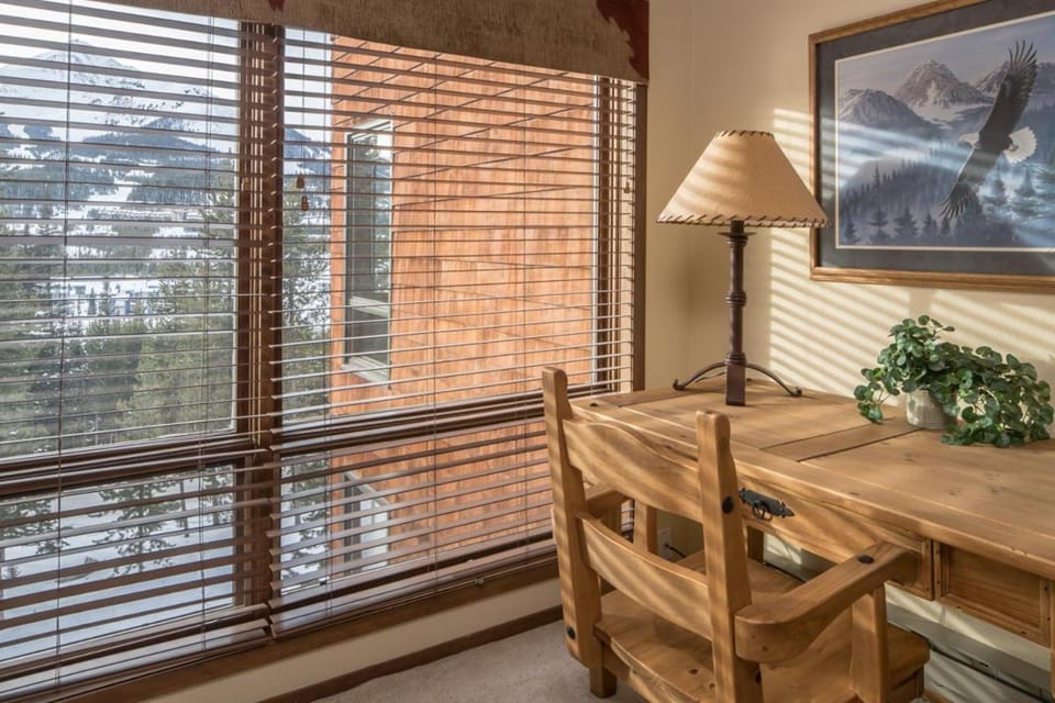 Skycrest 1714 House in Big Sky