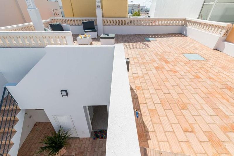 Property building, Balcony/Terrace, furniture