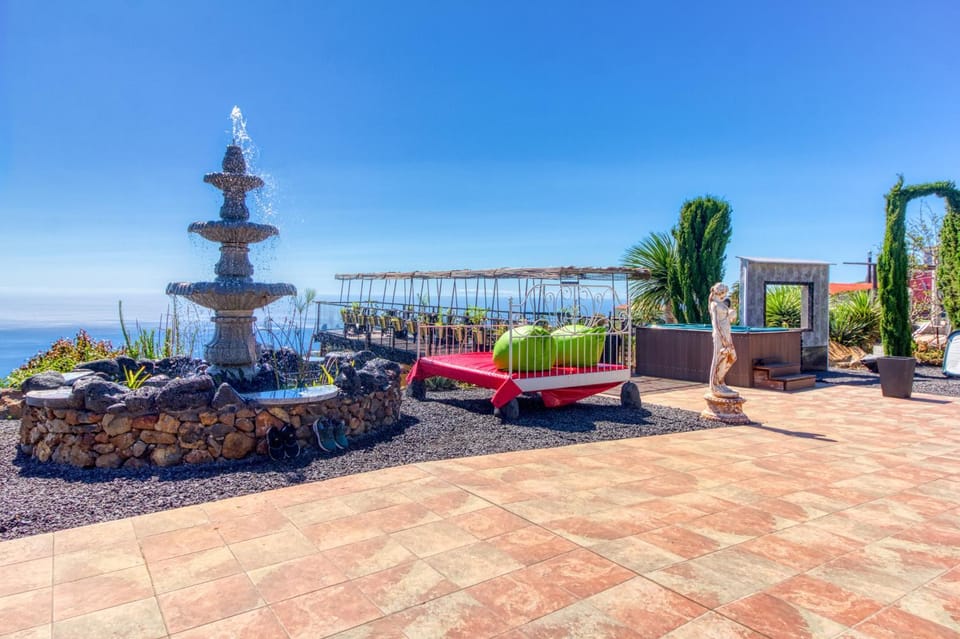 Day, Natural landscape, Seating area, Sea view