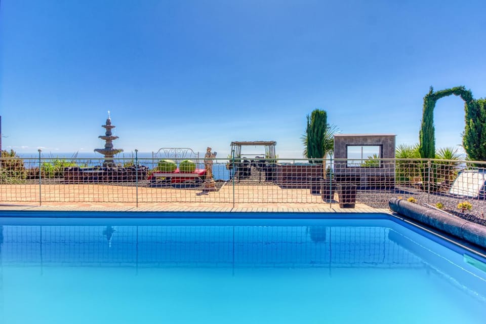 Day, Pool view, Swimming pool, sunbed