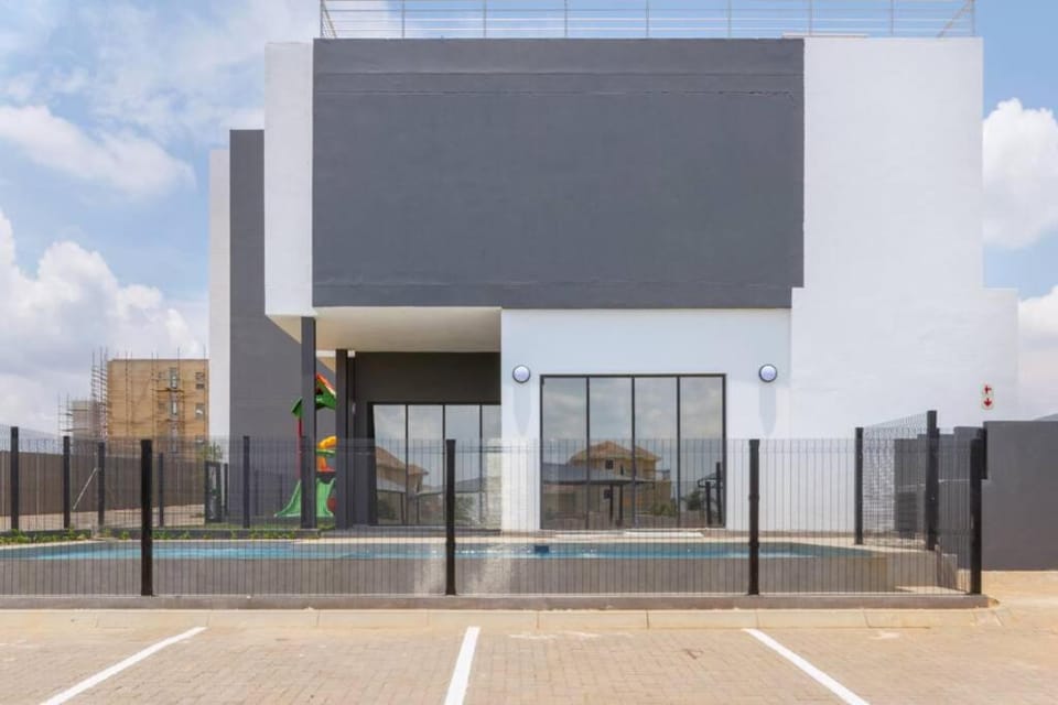 Property building, Balcony/Terrace
