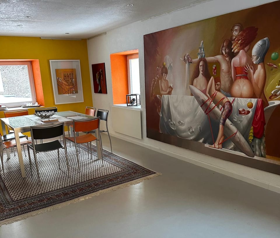 Living room, Decorative detail, Dining area