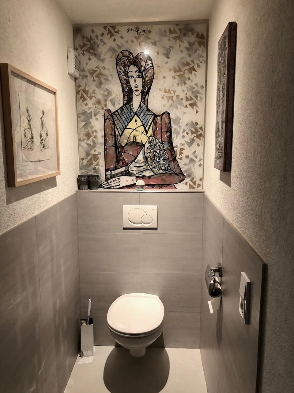 Toilet, Bathroom, Decorative detail
