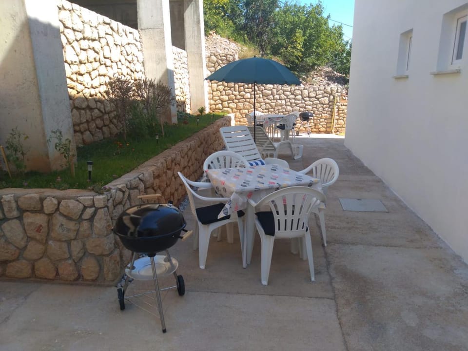 Patio, BBQ facilities, Balcony/Terrace