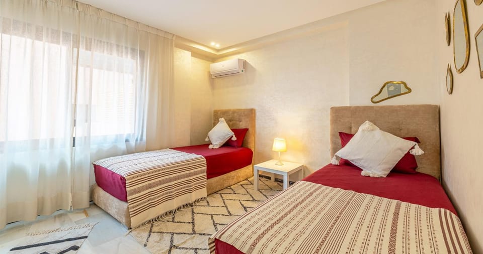 Bed, Photo of the whole room, Bedroom, air conditioner