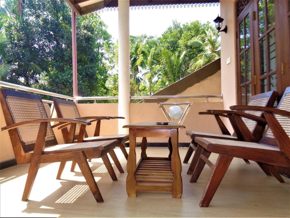 Patio, Day, View (from property/room), Balcony/Terrace, Seating area, Dining area